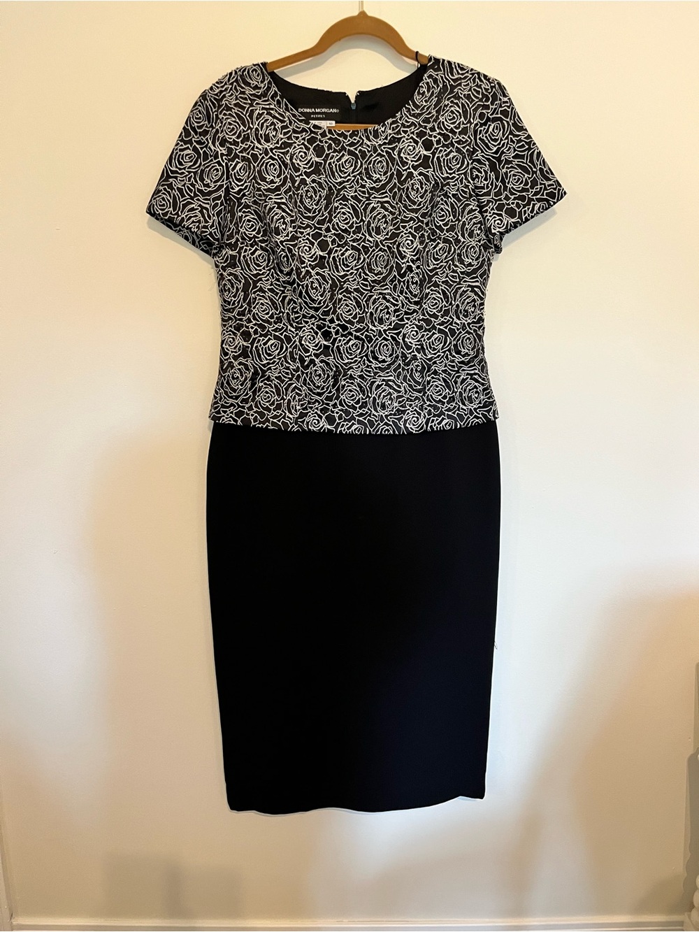 Donna Morgan Black and White Floral Knit Sheath Dress 10p